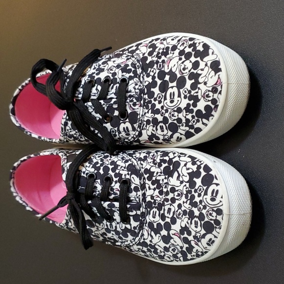 Disney Mickey Mouse Sneakers size 7 ladies - Picture 2 of 4